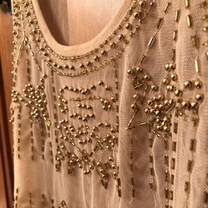 Highly detailed, gold top